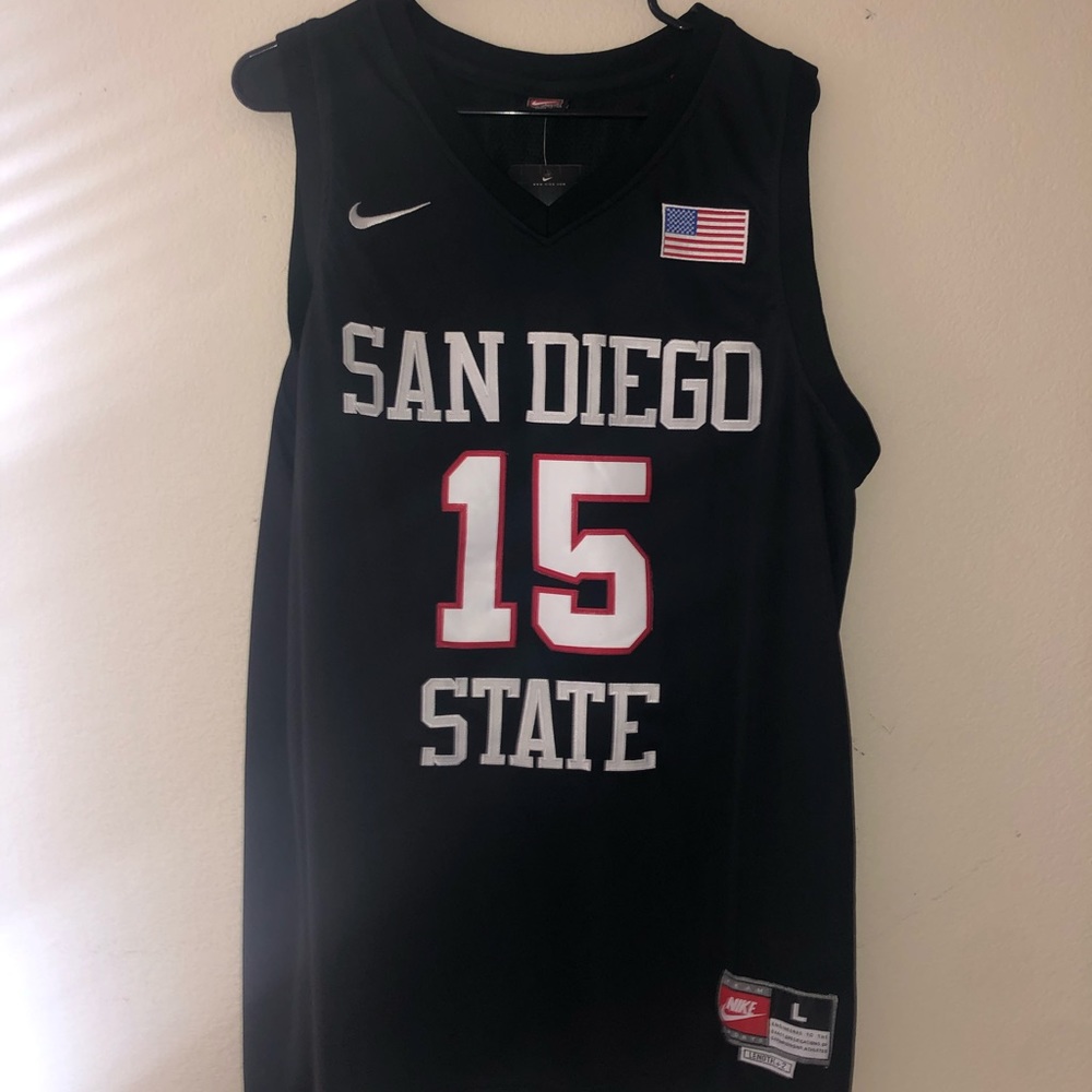 KAWHI LEONARD JERSEY